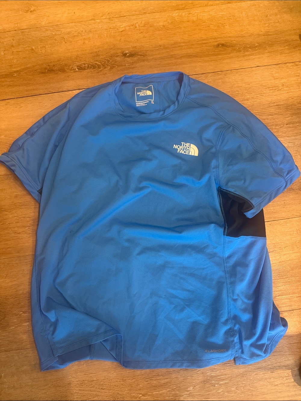 The Northface women’s tee